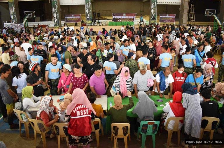 Tawi-tawi fire victims receive assistance to rebuild homes