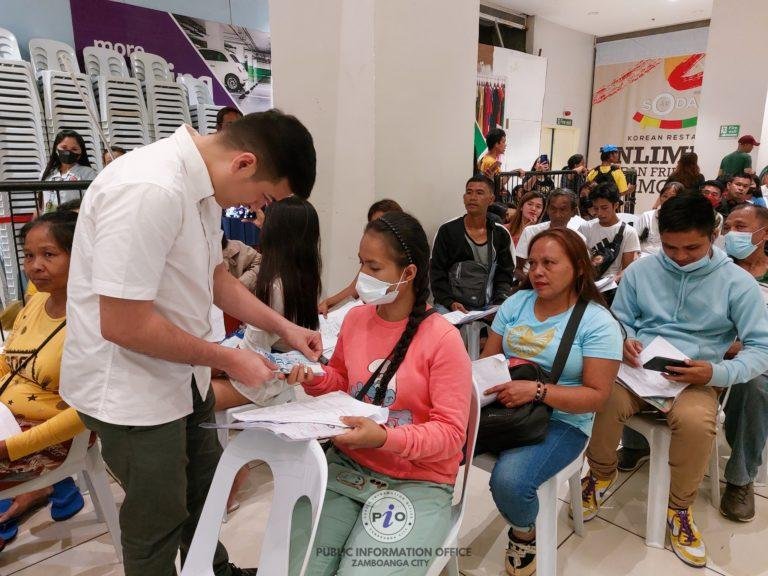 Zamboanga fire victims receive assistance