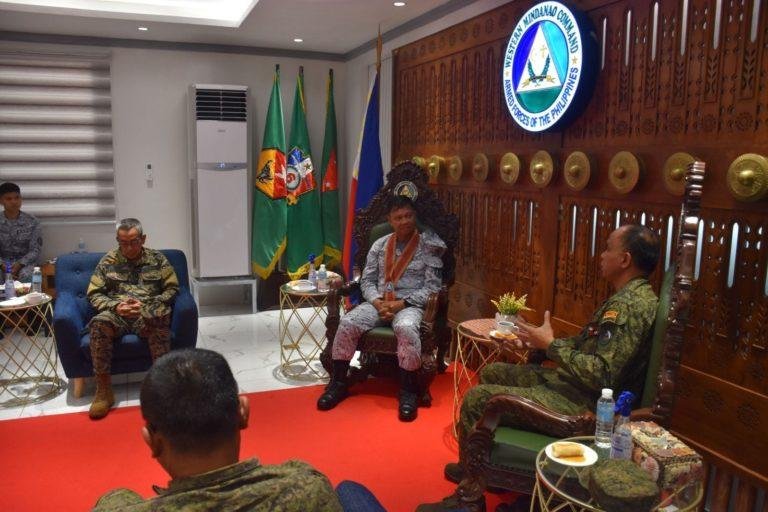 Philippine Navy Vice commander assures full support to WestMinCom in security ops