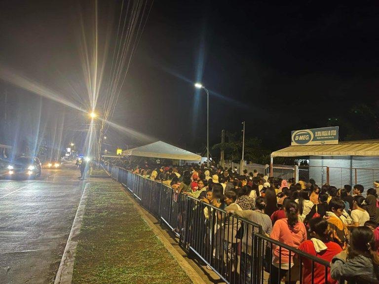 40K Davaoeños flock to Duterte’s old house on Christmas Day