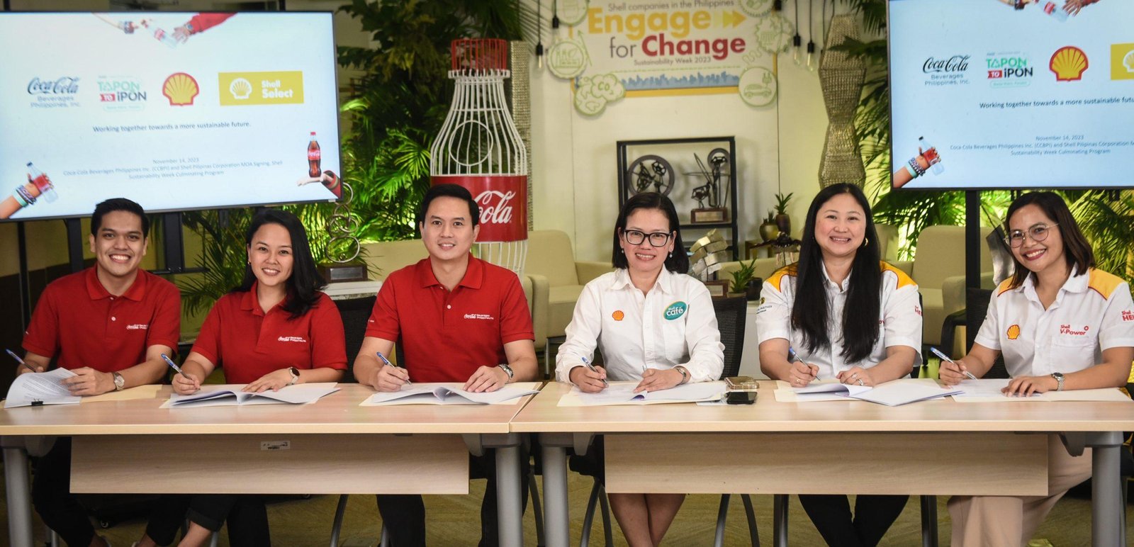 Coca-Cola Beverages, Philippines Inc. (CCBPI) Tapon to Ipon: Basta Klaro, Panalo expands further in Davao through a partnership with Shell Pilipinas Corporation. The program is activated with Envirotech Waste Recycling Inc.--a recycling company and end-to-end solutions provider for zero waste initiatives—is the program’s collection partner in Davao.