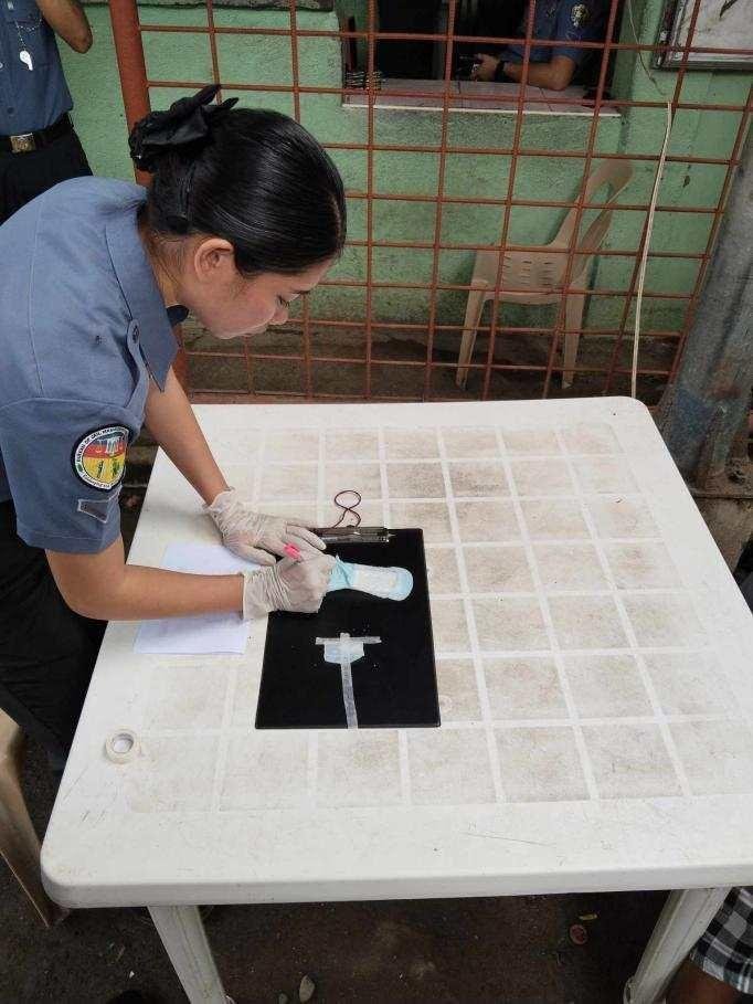 Lady conceals illegal drugs inside pantyliner