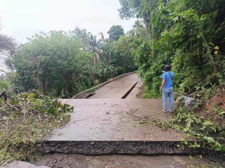 Landslide disconnects six  towns of Davao Oriental from Mati City