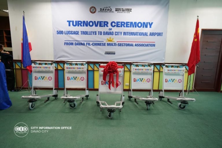 Davao Filipino-Chinese group donates luggage trolleys at DIA