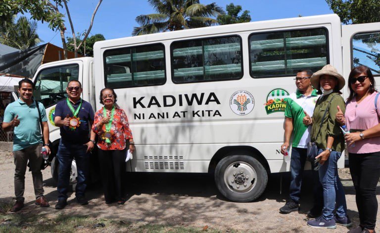 DA-XI turns over P5 million worth of Kadiwa community store