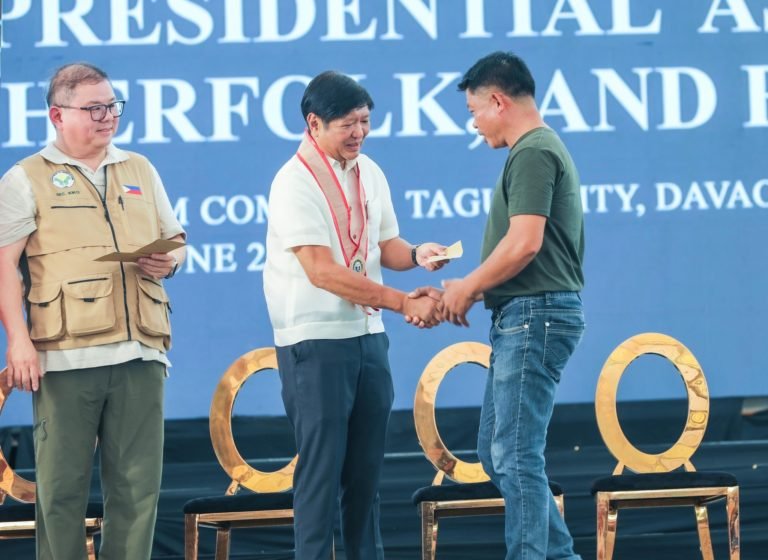 Marcos Jr. leads comprehensive aid distribution to mitigate El Niño impact in Davao del Norte