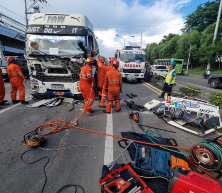 Truck driver and helper killed in steel cargo accident