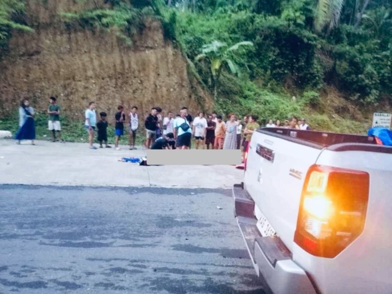 Young couple carrying the cadaver of their baby killed in road crash