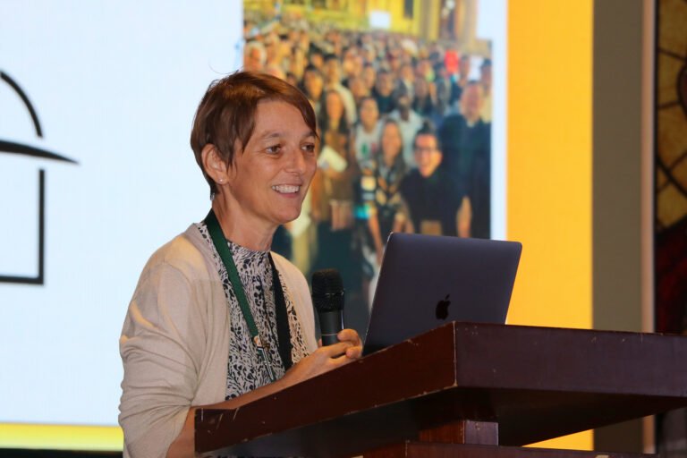 Vatican official to Catholic digital missionaries: Build communion, not clicks